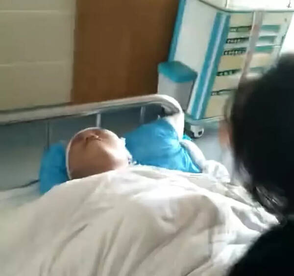罗奇代尔发生车祸，6岁女孩被路虎揽胜撞到，在医院死亡